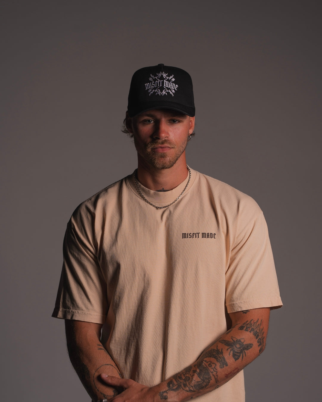REBEL SKULL TEE - BEIGE